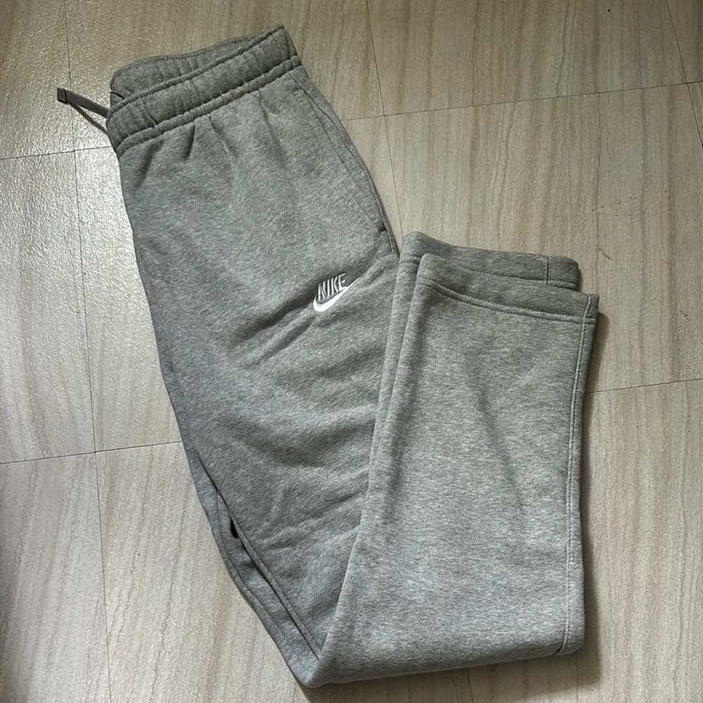 Nike Gray Jogger Sweatpants